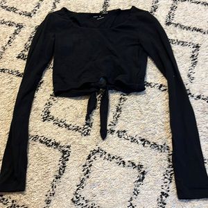 Aeropostale Cropped Black Shirt